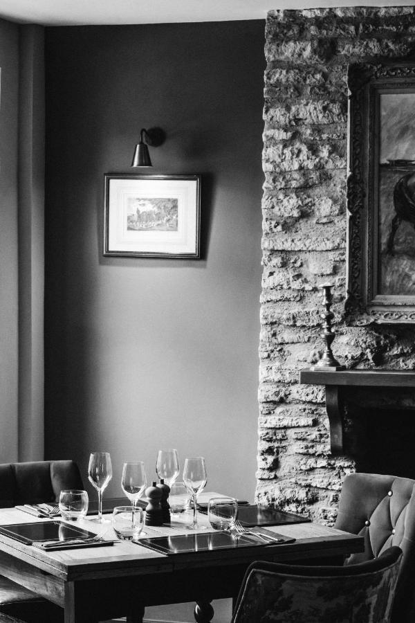 Cat And Custard Pot Inn Shipton Moyne Extérieur photo