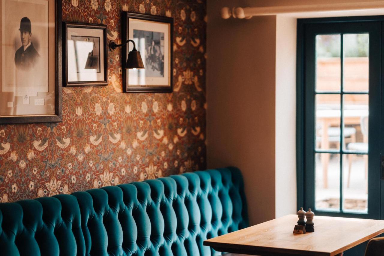 Cat And Custard Pot Inn Shipton Moyne Extérieur photo