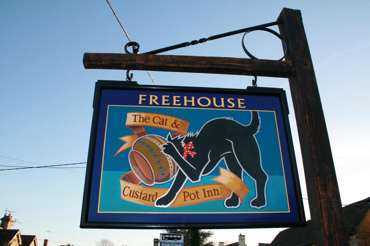 Cat And Custard Pot Inn Shipton Moyne Extérieur photo